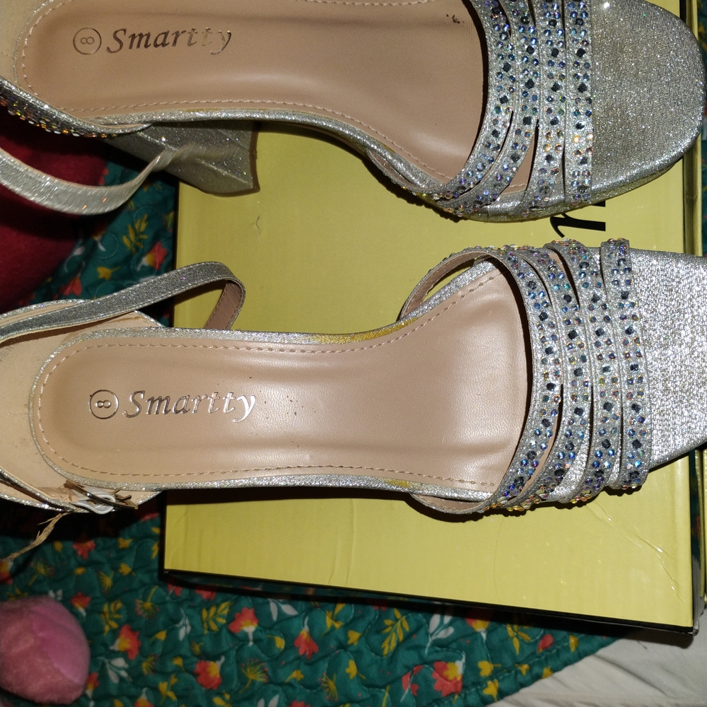 Smartty Silver Heels with Elegant Design